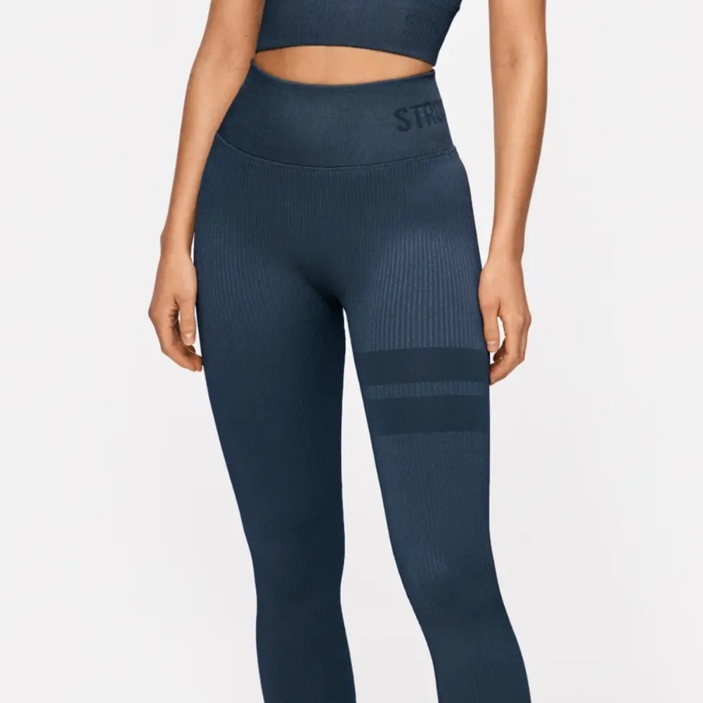 STRONGER Rib Seamless Leggings - Picture 2 of 7
